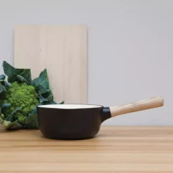 Cookware BergHOFF Ron 1.8 Qt. Cast Iron Sauce Pan In Black 7 Cookware BergHOFF Ron 1.8 Qt. Cast Iron Sauce Pan In Black -Weston Shop berghoff sauce pans 3900037 31 1000