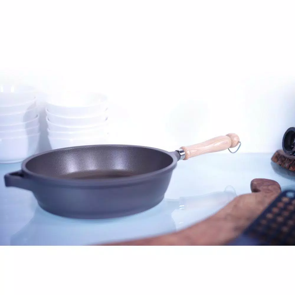 Cookware Berndes Tradition 2.5 Qt. Cast Aluminum Nonstick Saute Pan In Gray With Glass Lid 5 Cookware Berndes Tradition 2.5 Qt. Cast Aluminum Nonstick Saute Pan In Gray With Glass Lid - Image 3