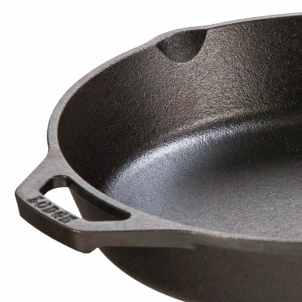 Cookware Lodge 10.25 In. Cast Iron Skillet In Black With Pour Spout 4 Cookware Lodge 10.25 In. Cast Iron Skillet In Black With Pour Spout - Image 2