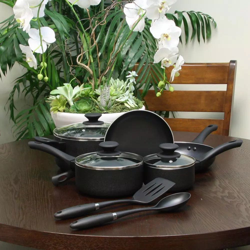 Oster Ashford 10-Piece Aluminum Nonstick Cookware Set In Black 4 Oster Ashford 10-Piece Aluminum Nonstick Cookware Set In Black - Image 2