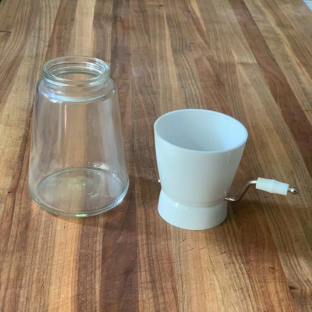 Kitchen Gadgets & Tools Fox Run White Nut Chopper With Glass Bowl 5 Kitchen Gadgets & Tools Fox Run White Nut Chopper With Glass Bowl - Image 3