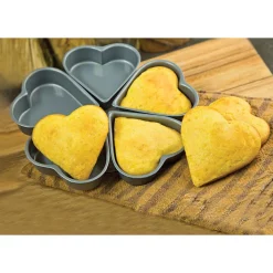 Alternative view of Bakeware Fox Run Preferred Non-Stick Linked Heart Pan