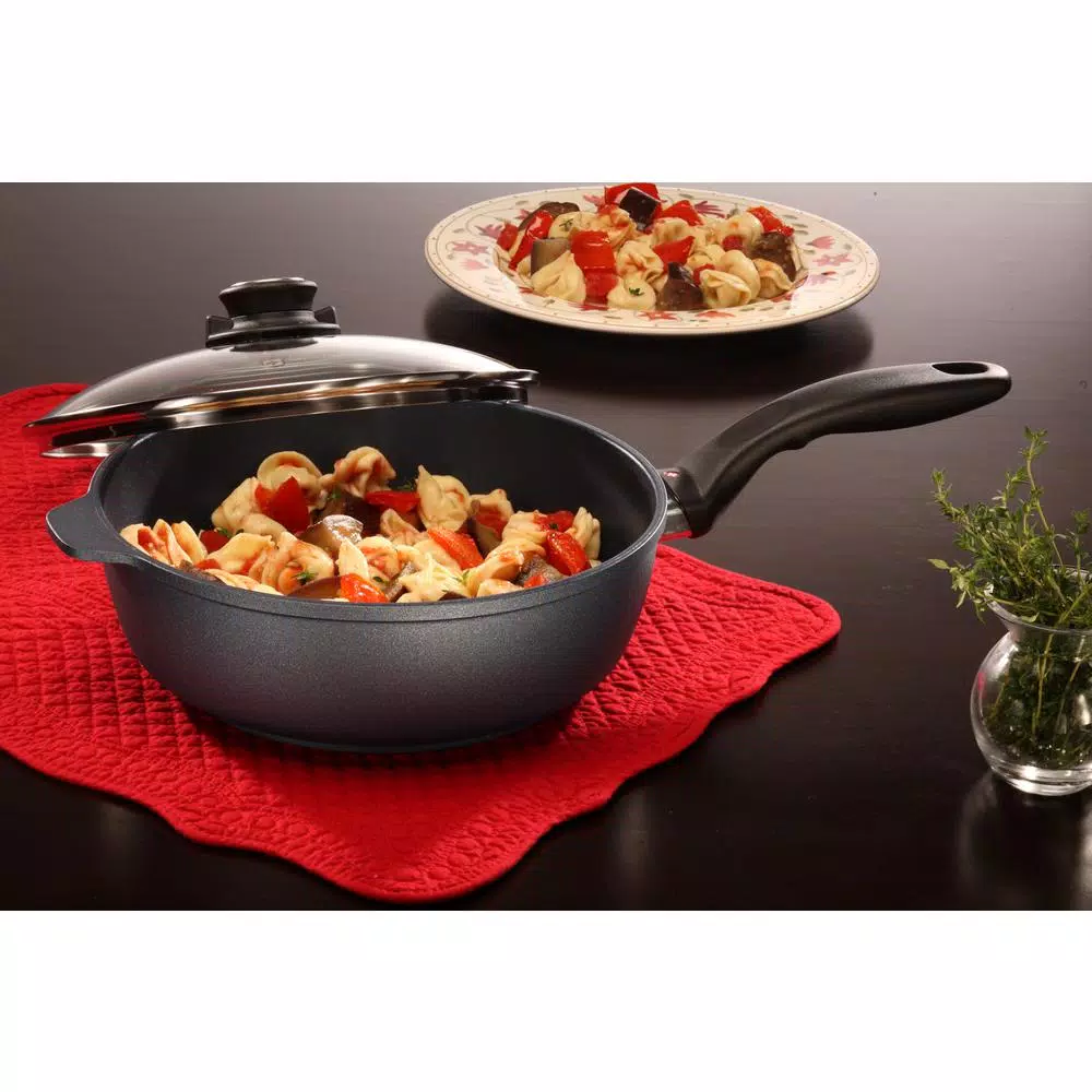 Cookware Swiss Diamond Classic Series 3.2 Qt. Cast Aluminum Nonstick Saute Pan In Gray With Glass Lid 4 Cookware Swiss Diamond Classic Series 3.2 Qt. Cast Aluminum Nonstick Saute Pan In Gray With Glass Lid - Image 2
